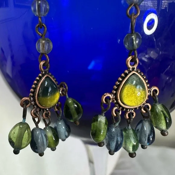 Long dainty glass bead earrings - Picture 5 of 6